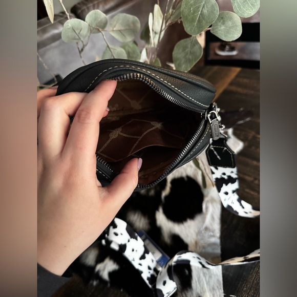 Wrangler Black and White Cow Pattern Bag - Picture 3 of 4